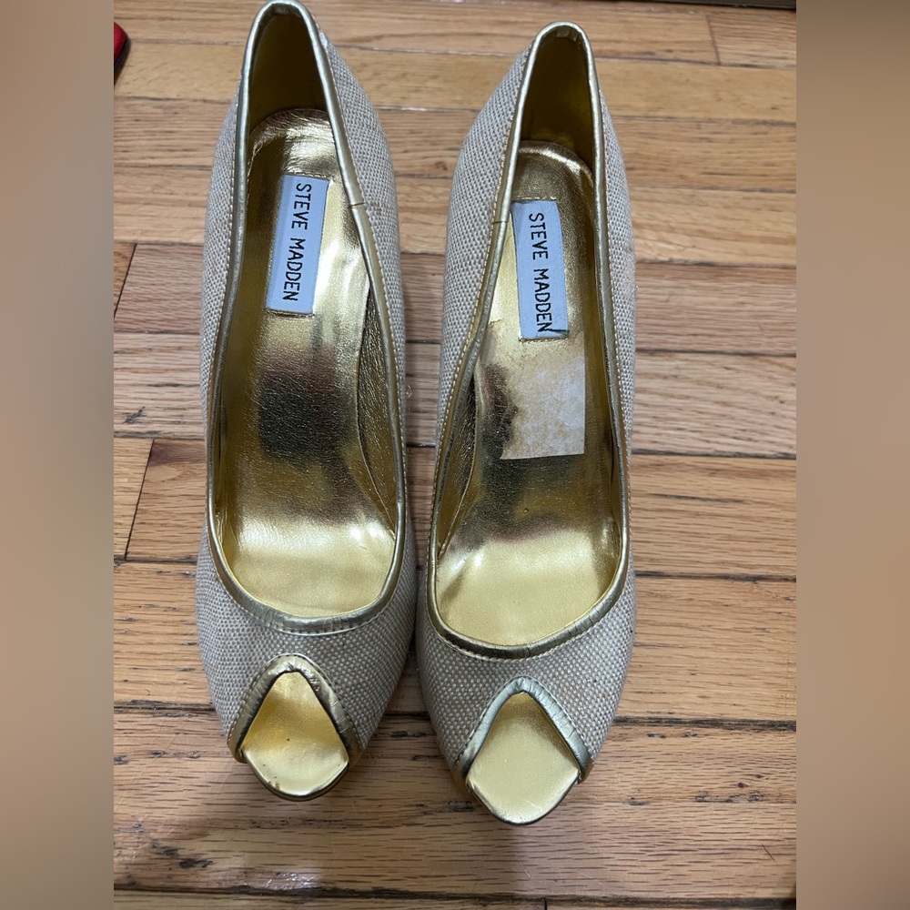NWOB Steve Madden peep toe Heels 8